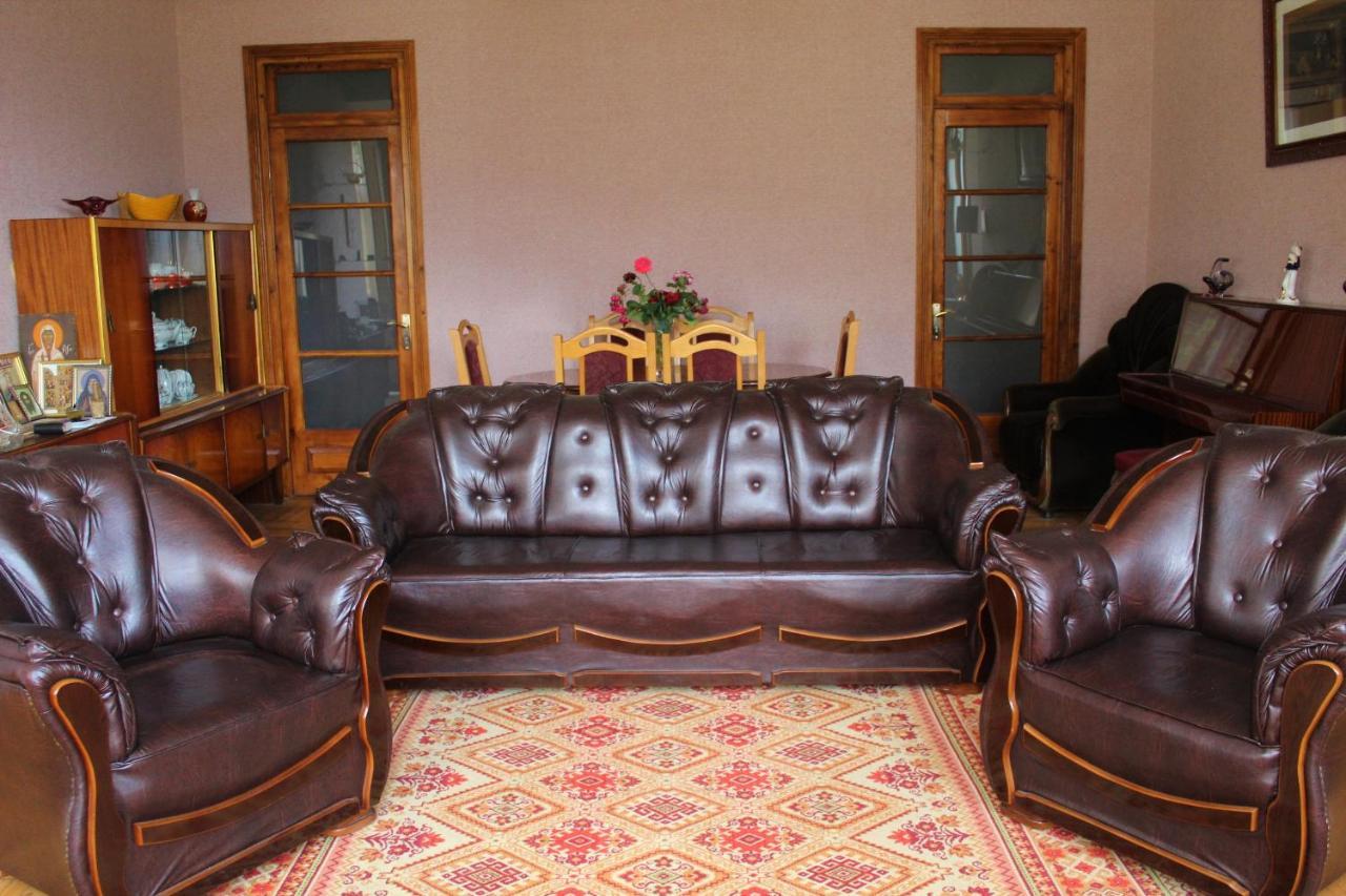 Guest House Racha Ambrolauri Eksteriør bilde