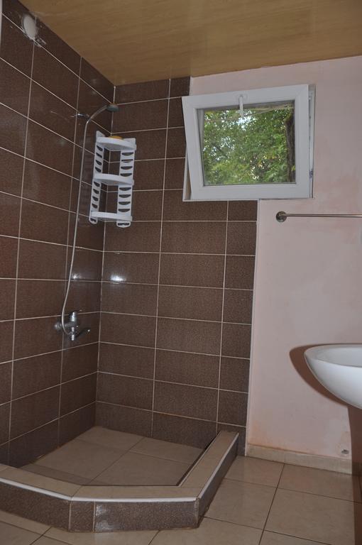 Guest House Racha Ambrolauri Eksteriør bilde