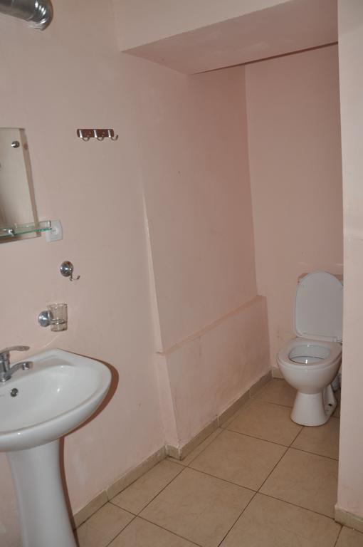 Guest House Racha Ambrolauri Eksteriør bilde